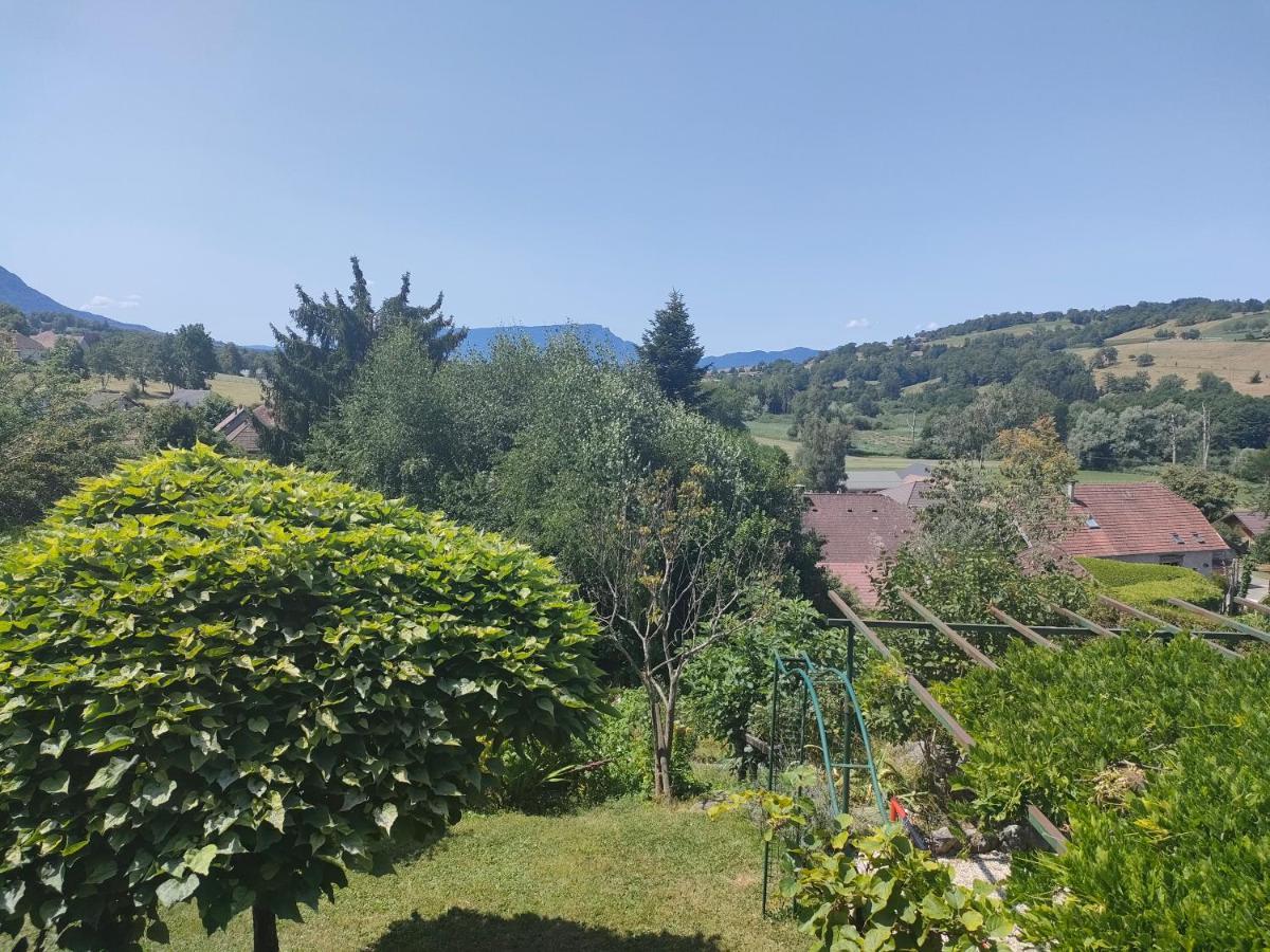 Entre Lacs Et Montagnes Cusy Exterior photo